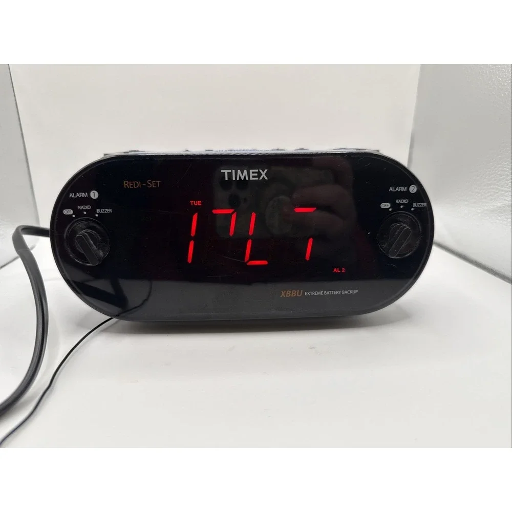 Timex XBBU T715 Redi-Set Dual Alarm Clock AM/FM Radio Large‎ Red Digital Display